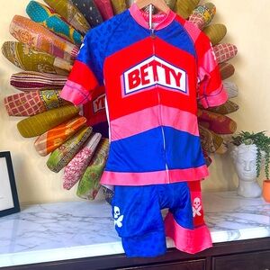 Betty Designs Wonder Betty cycling kit** Highly sought after** Jersey L Bibs M